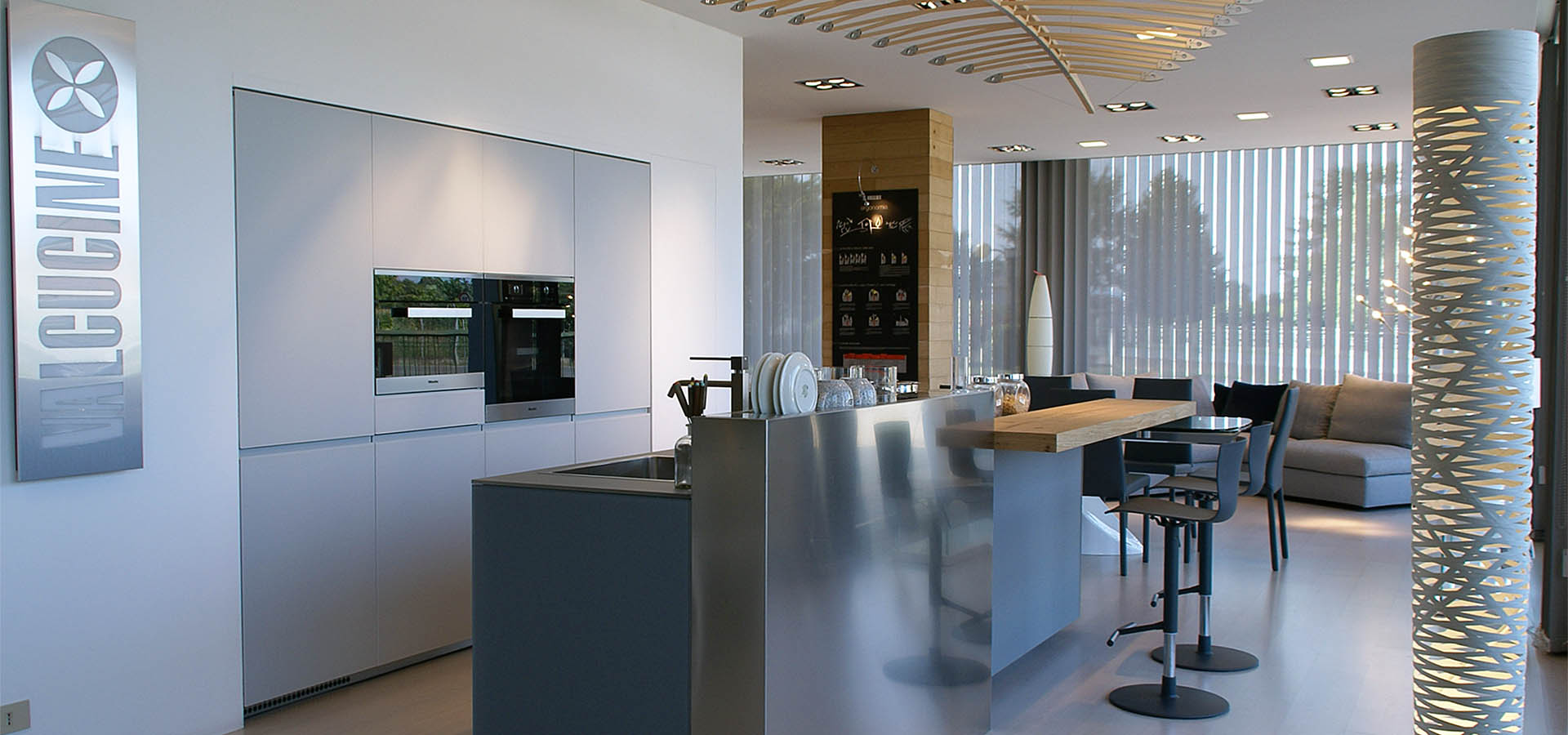 Showroom Minelle, ambiente cucina Artematica Vitrum
